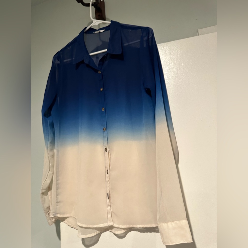 Women’s Volcom Sheer Button Down Size Med/ 12 - image 4